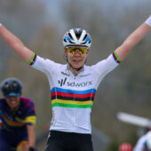 Simac Ladies Tour eert wielerkampioenes met etappe Zwolle-Hardenberg
